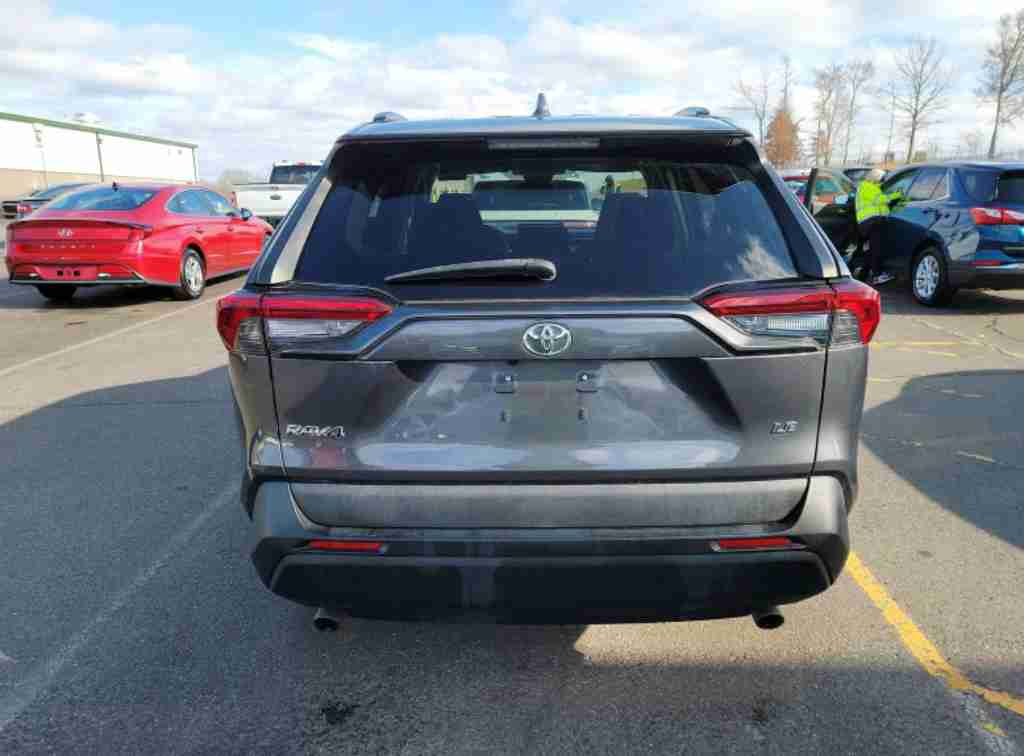 纽约 二手车 三厢轿车 丰田2019Toyota Rav4 LE新外观