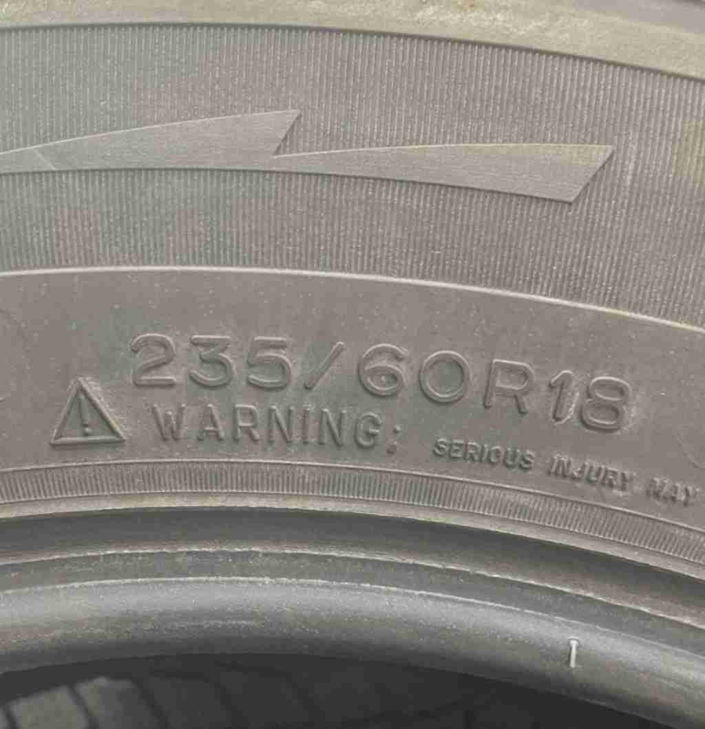 纽约 交易 其他物品 米其林雪胎-235/60R18