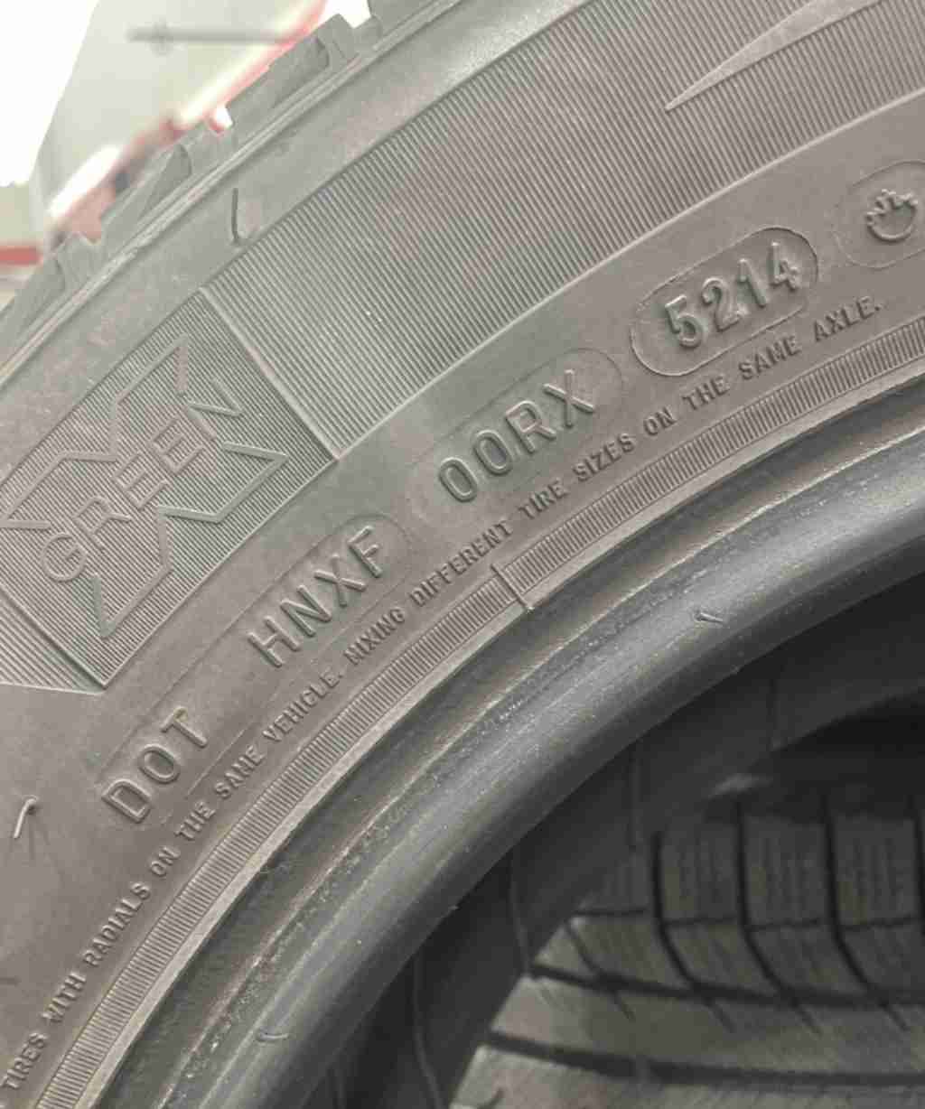 纽约 交易 其他物品 米其林雪胎-235/60R18