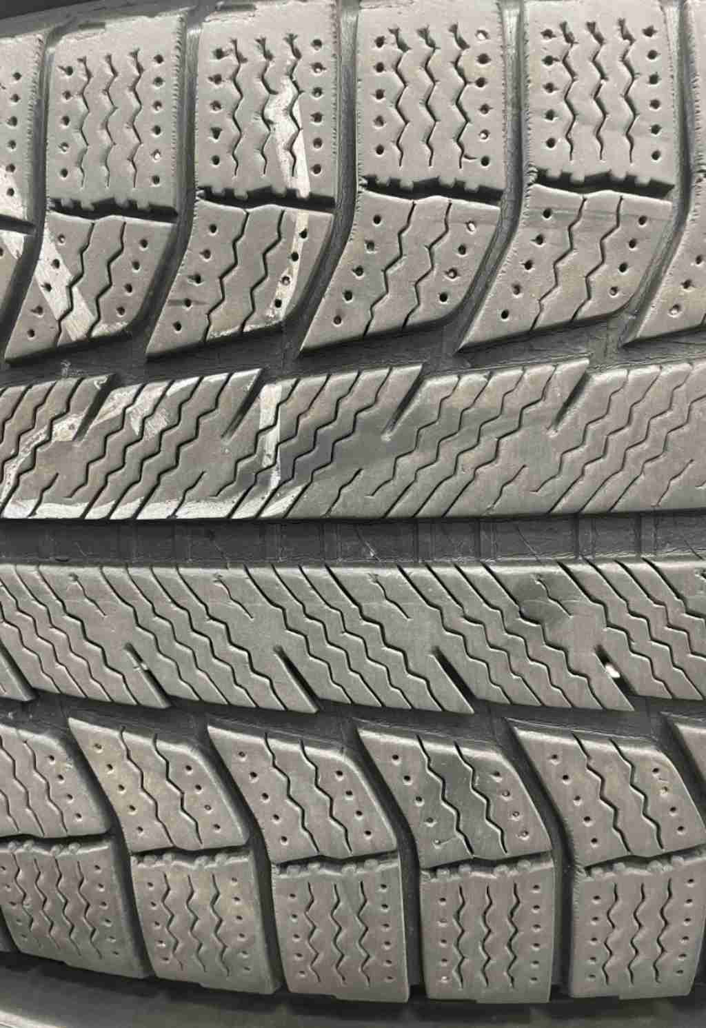 纽约 交易 其他物品 米其林雪胎-235/60R18